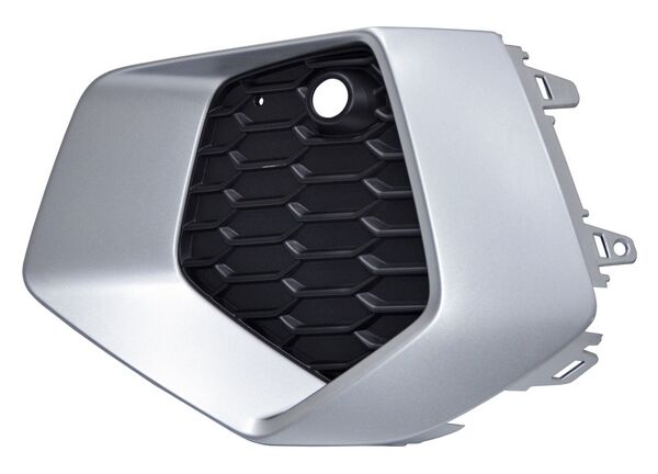 REJILLA AUDI A3 22-25 S/FARO NIEBLA C/HOYO P/SENS FILO PLATA IZQ
